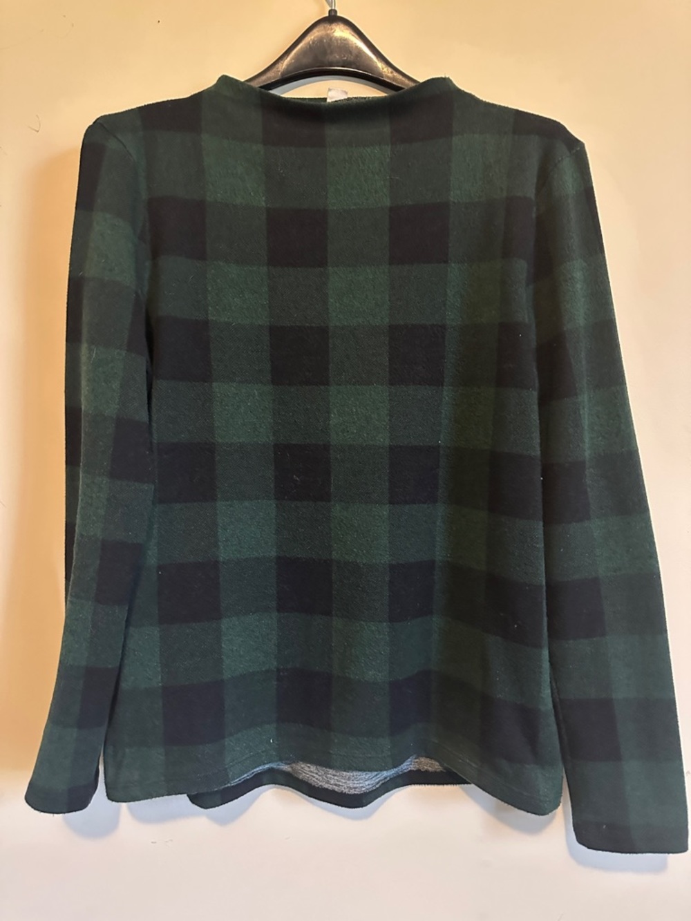 beachlunchlounge Green and Black Plaid Crew Neck Sweater